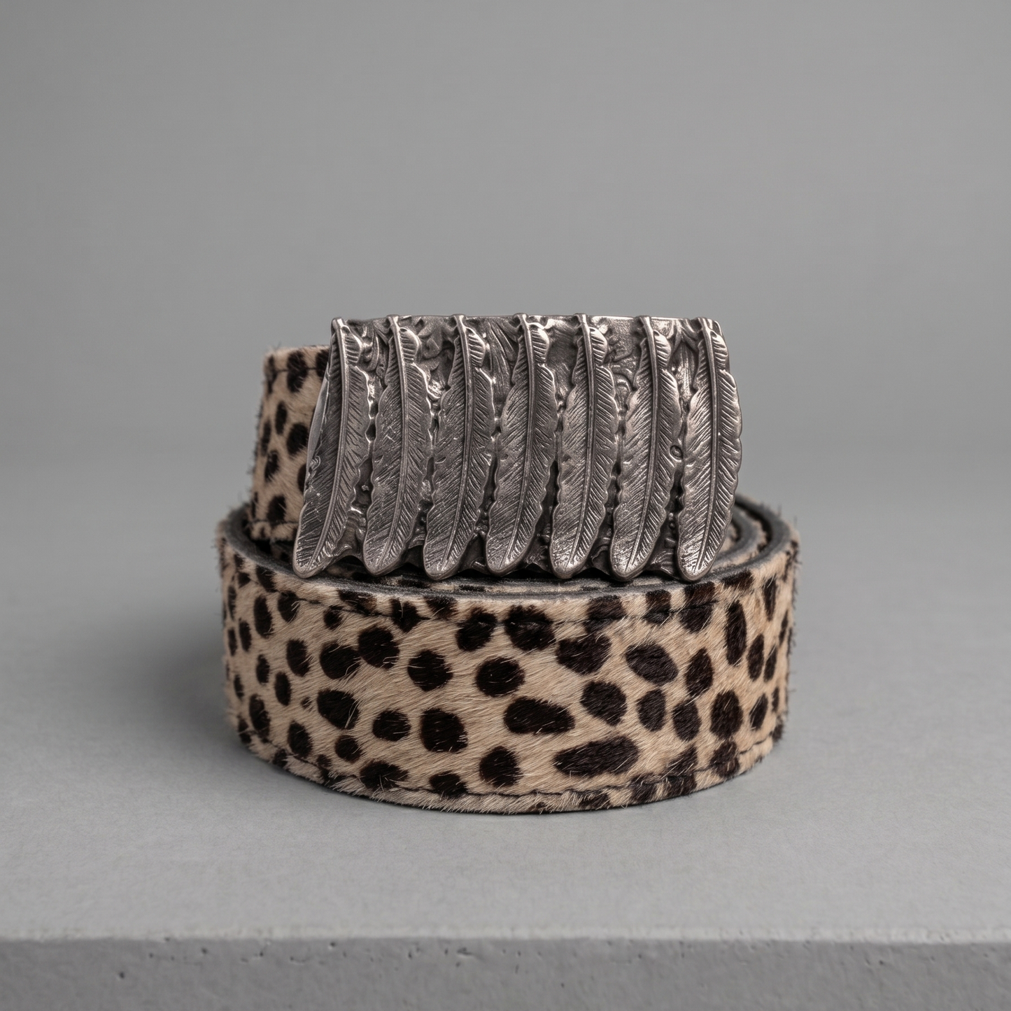 Cinturon Cuero Animal Print Cheeta Hebilla Plumas