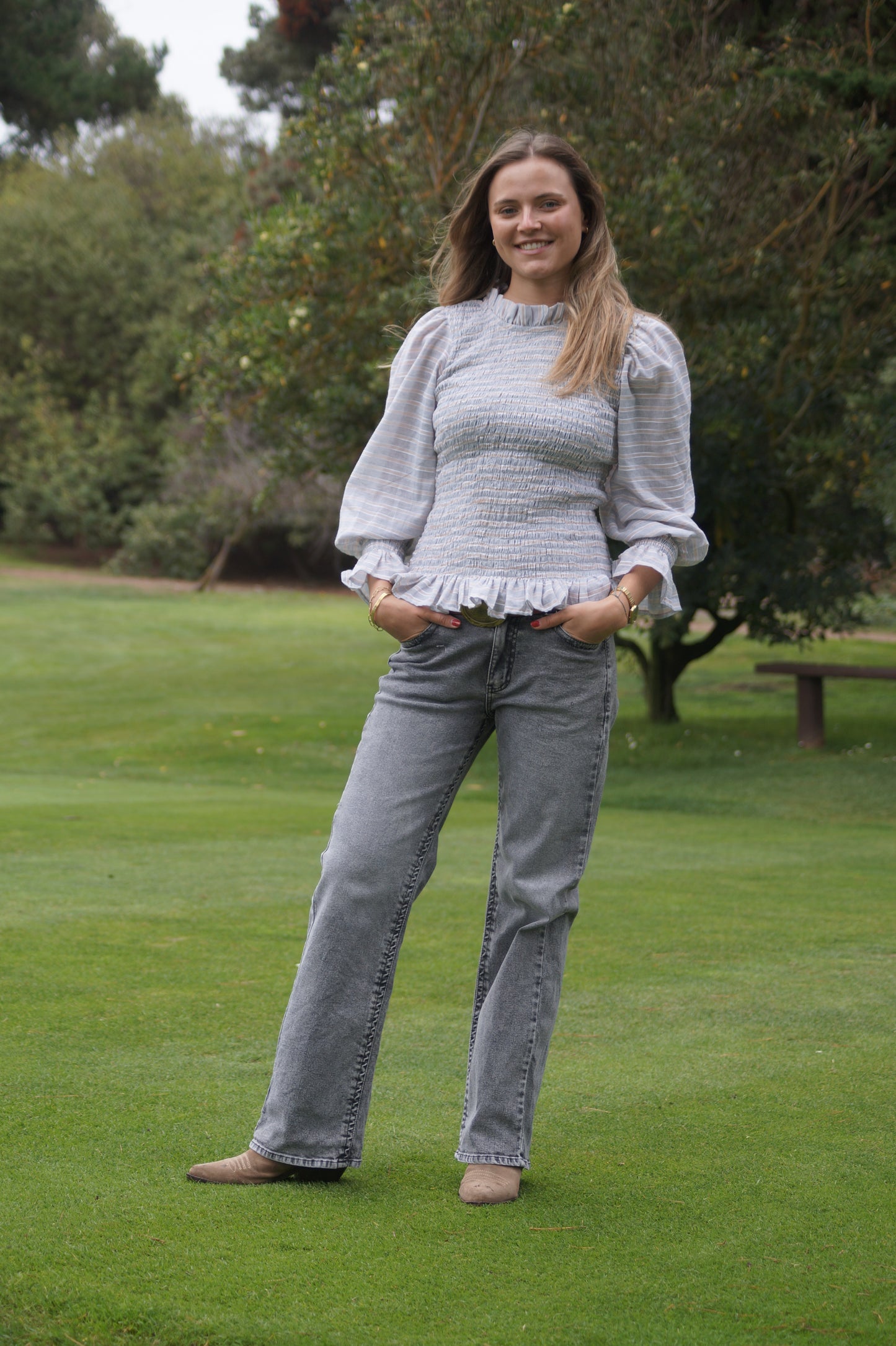 Blusa Española Beige Gris