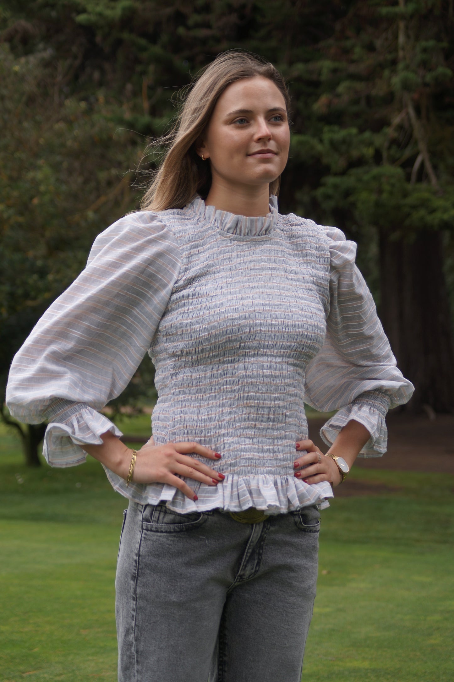 Blusa Española Beige Gris