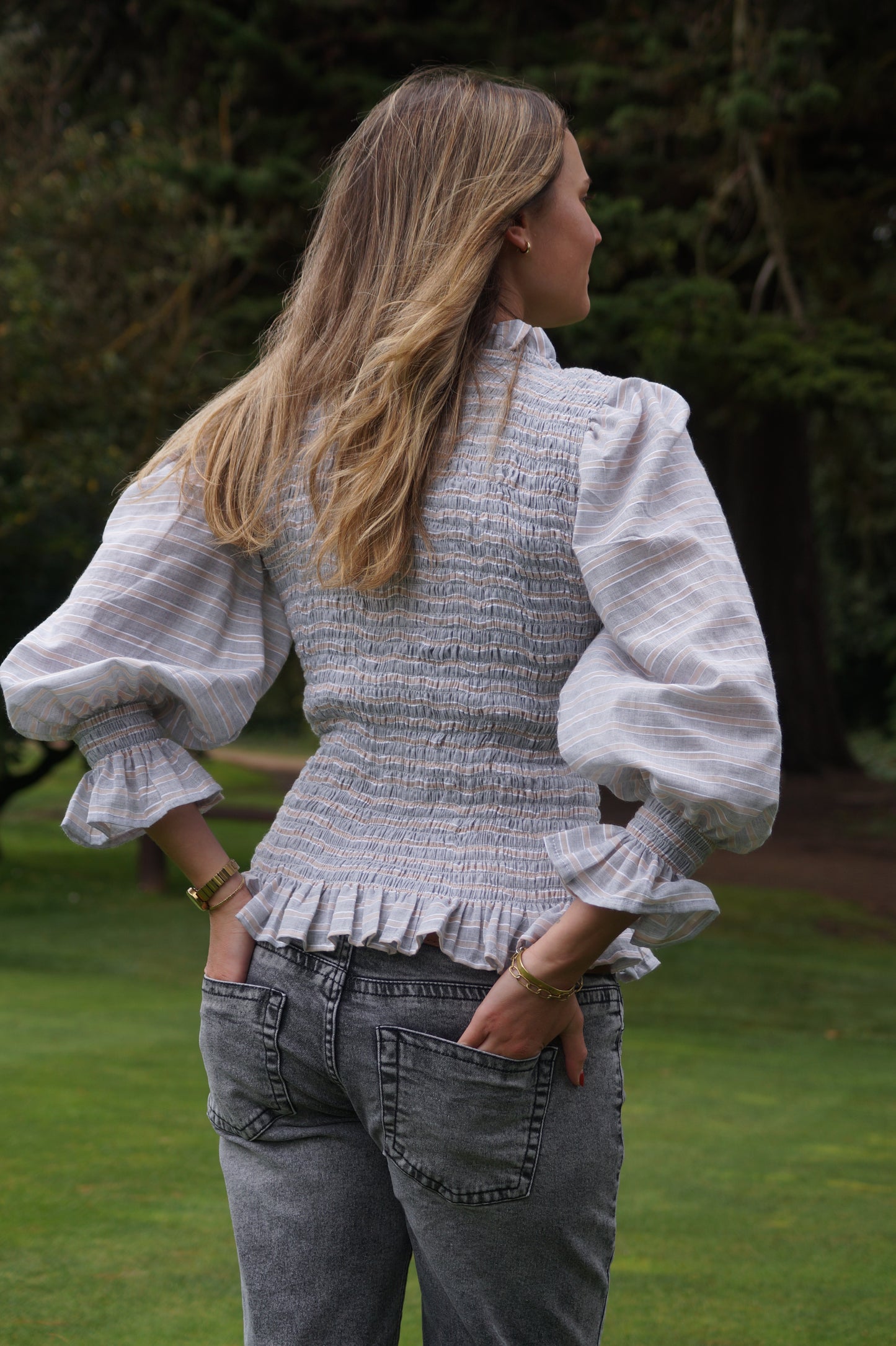 Blusa Española Beige Gris